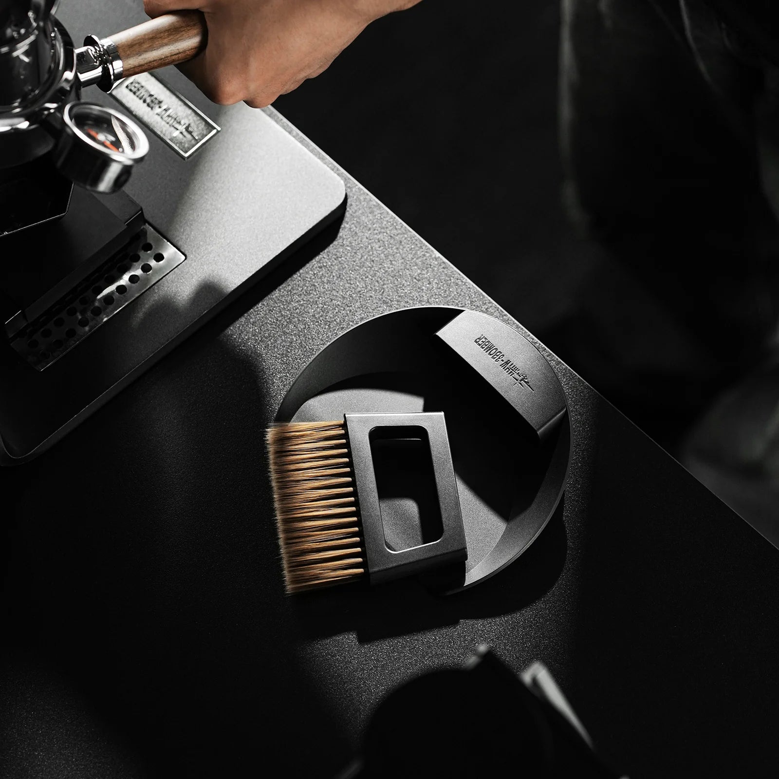 MHW-3BOMBER Coffee Bar Brush
