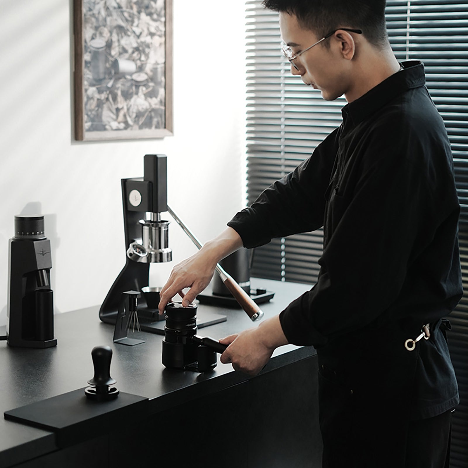 MHW-3BOMBER Astra Collection Portafilter Holder 51-58mm Universal