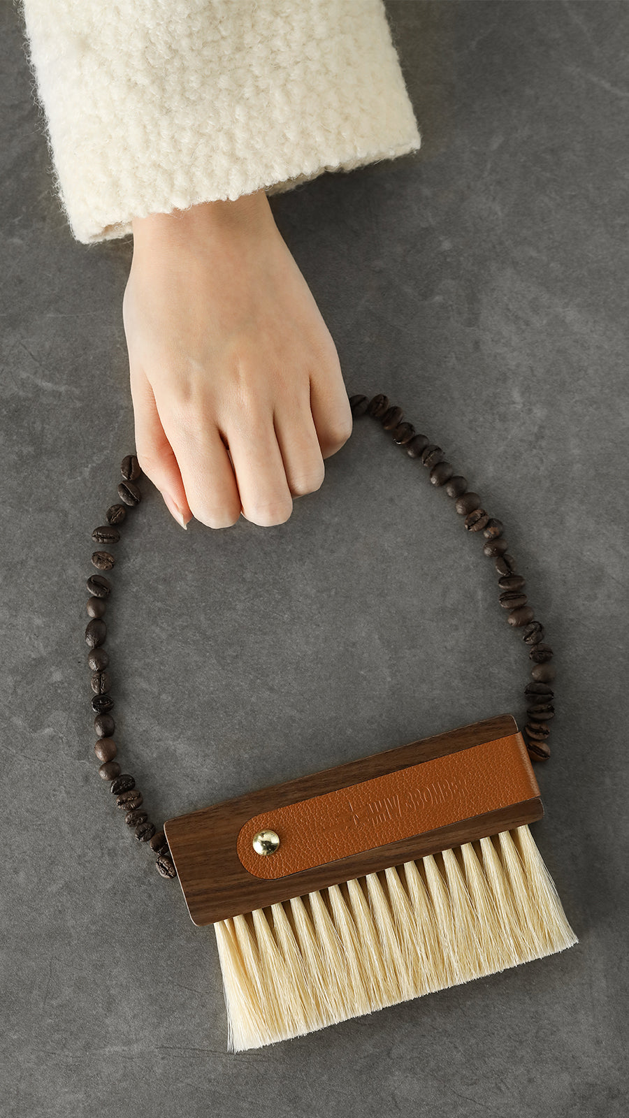 MHW-3BOMBER Line Leather sheath brush 145mm*94mm (walnut + horse hair)