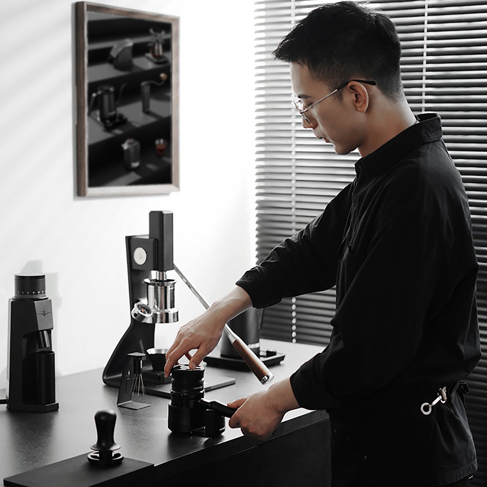 MHW-3BOMBER Astra Collection Coffee Distributor - 58mm