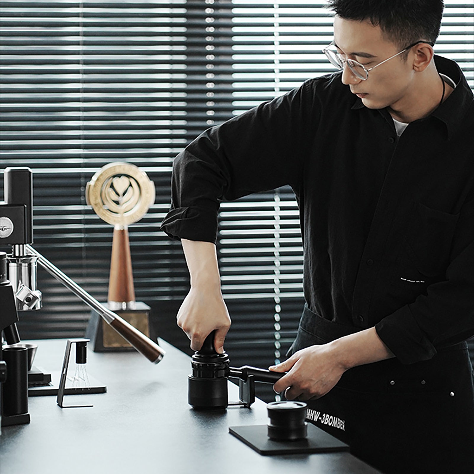 MHW-3BOMBER Astra Collection Portafilter Holder 51-58mm Universal