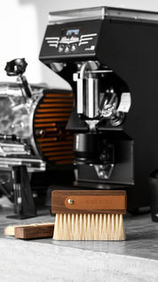 MHW-3BOMBER Line Leather sheath brush 145mm*94mm (walnut + horse hair)