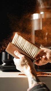 MHW-3BOMBER Line Leather sheath brush 145mm*94mm (walnut + horse hair)