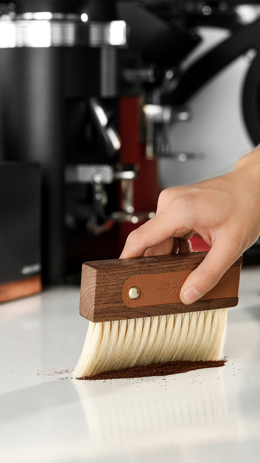 MHW-3BOMBER Line Leather sheath brush 145mm*94mm (walnut + horse hair)