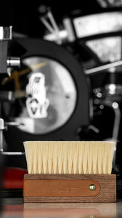 MHW-3BOMBER Line Leather sheath brush 145mm*94mm (walnut + horse hair)