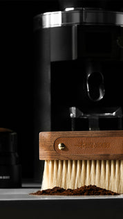 MHW-3BOMBER Line Leather sheath brush 145mm*94mm (walnut + horse hair)