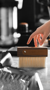 MHW-3BOMBER Line Leather sheath brush 145mm*94mm (walnut + horse hair)