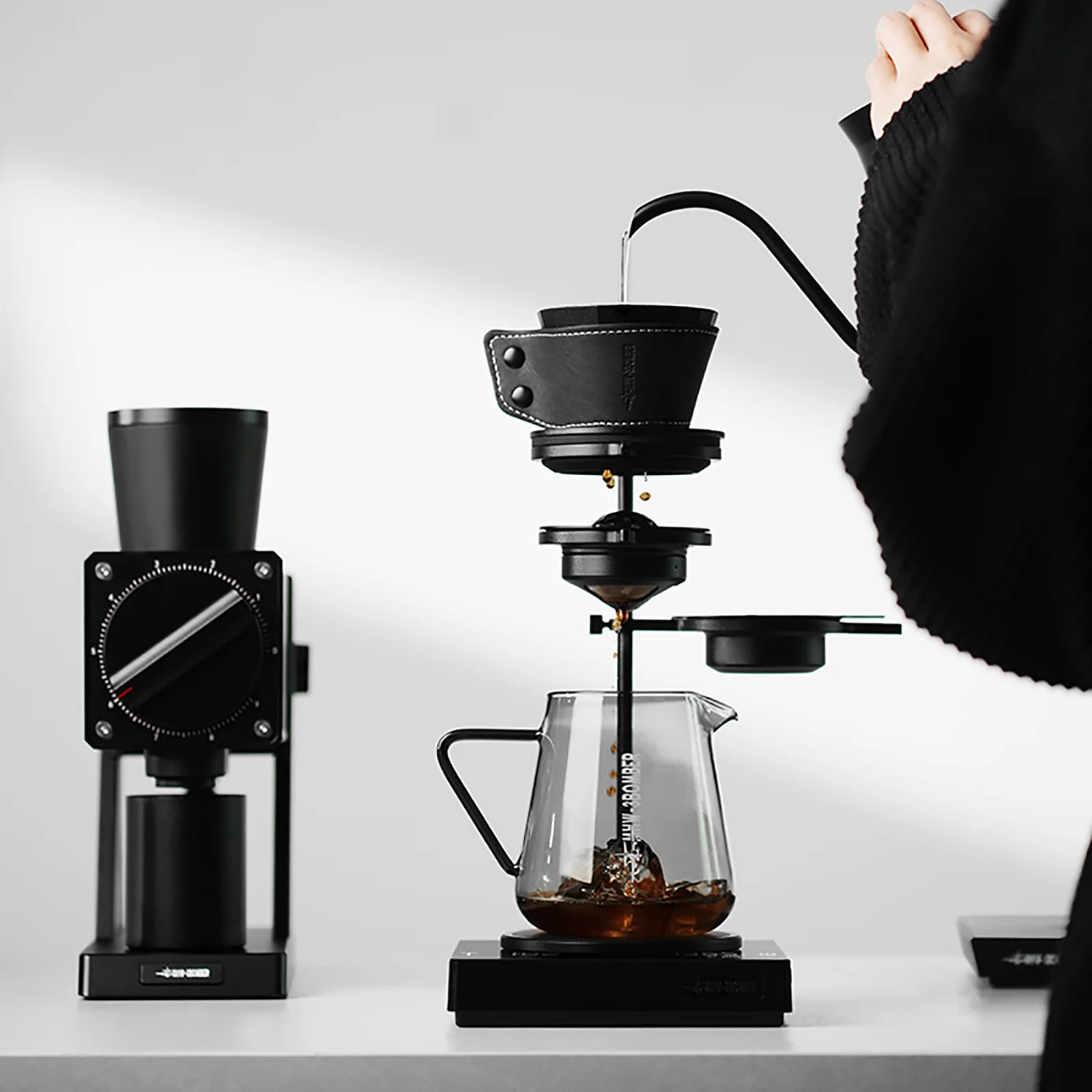 MHW-3BOMBER Smooth Pour Over Chilling Ball Stand