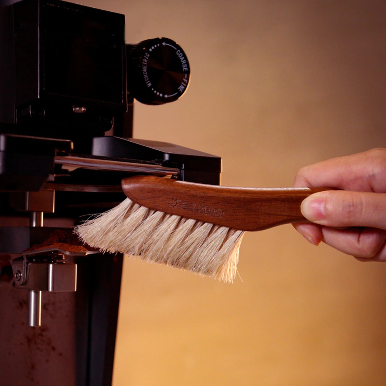 MHW-3BOMBER Knife Brush 130mm*33mm (white-walnut + horse hair)