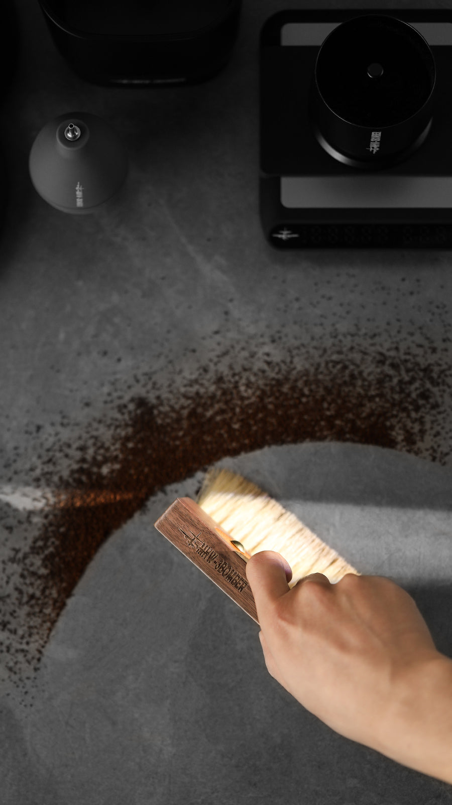 MHW-3BOMBER Line Leather sheath brush 145mm*94mm (walnut + horse hair)