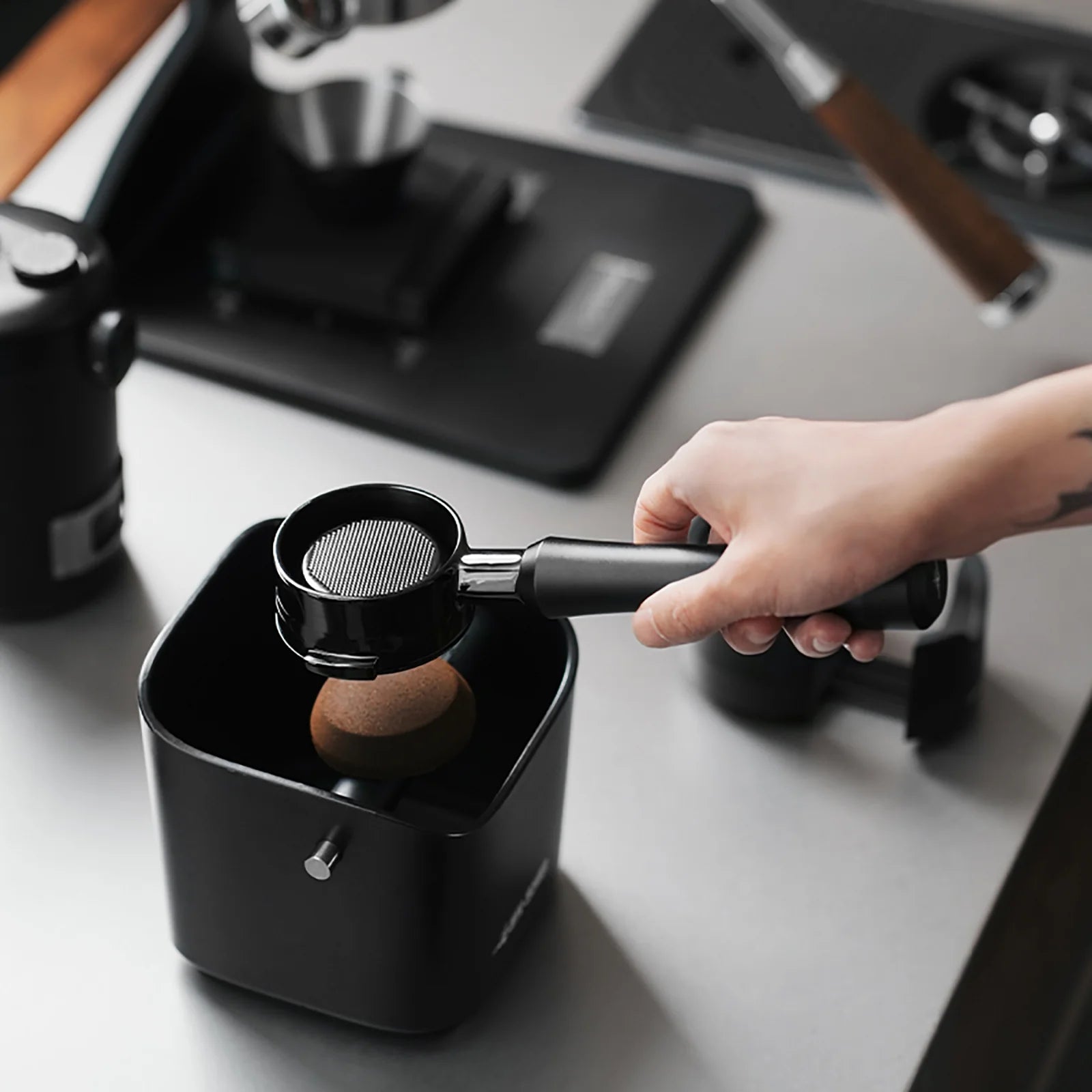 MHW-3BOMBER Astra Collection Bottomless Portafilter - 58mm universal