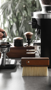 MHW-3BOMBER Line Leather sheath brush 145mm*94mm (walnut + horse hair)