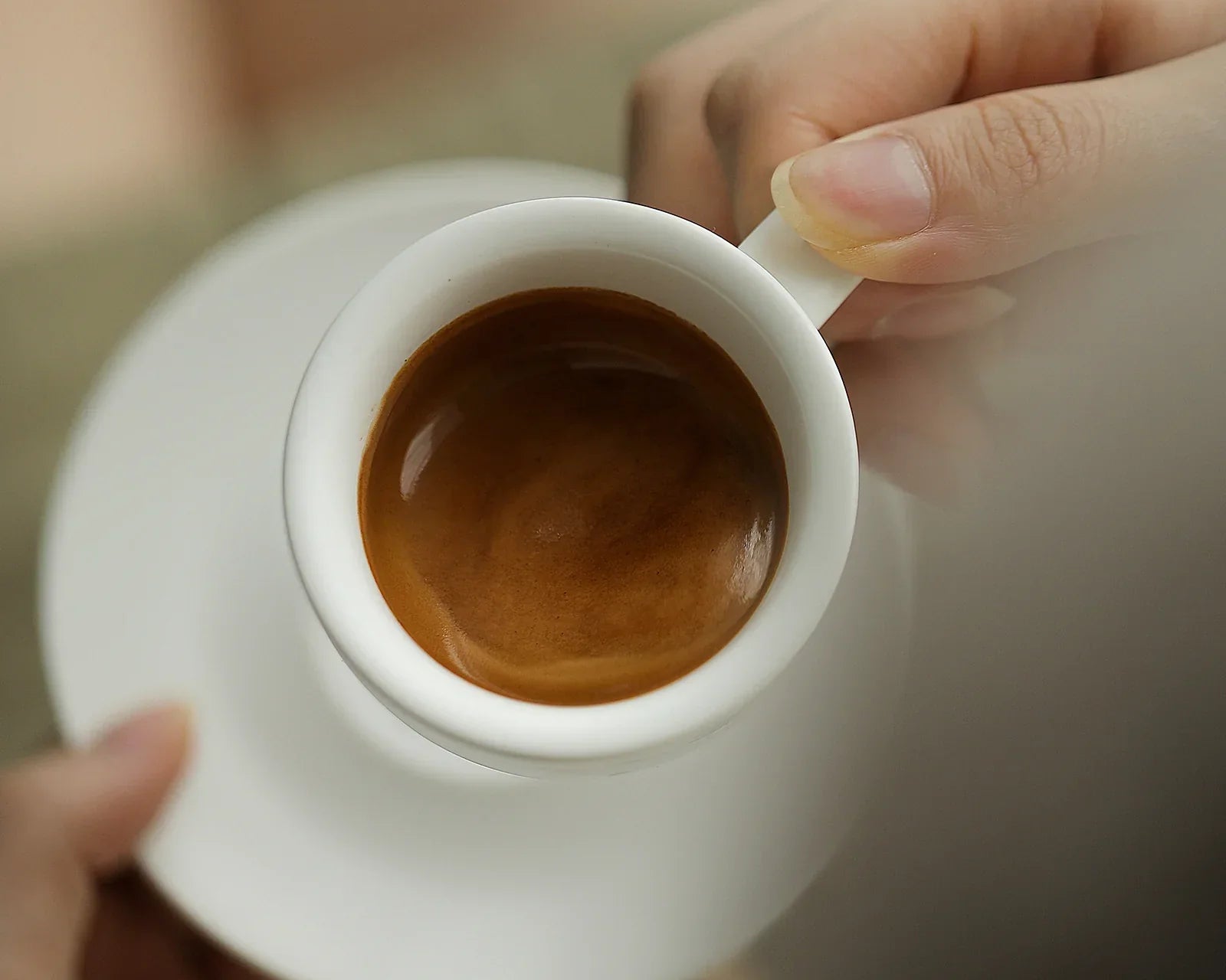 Diferențele cheie dintre cafea și espresso pe care trebuie să le cunoști