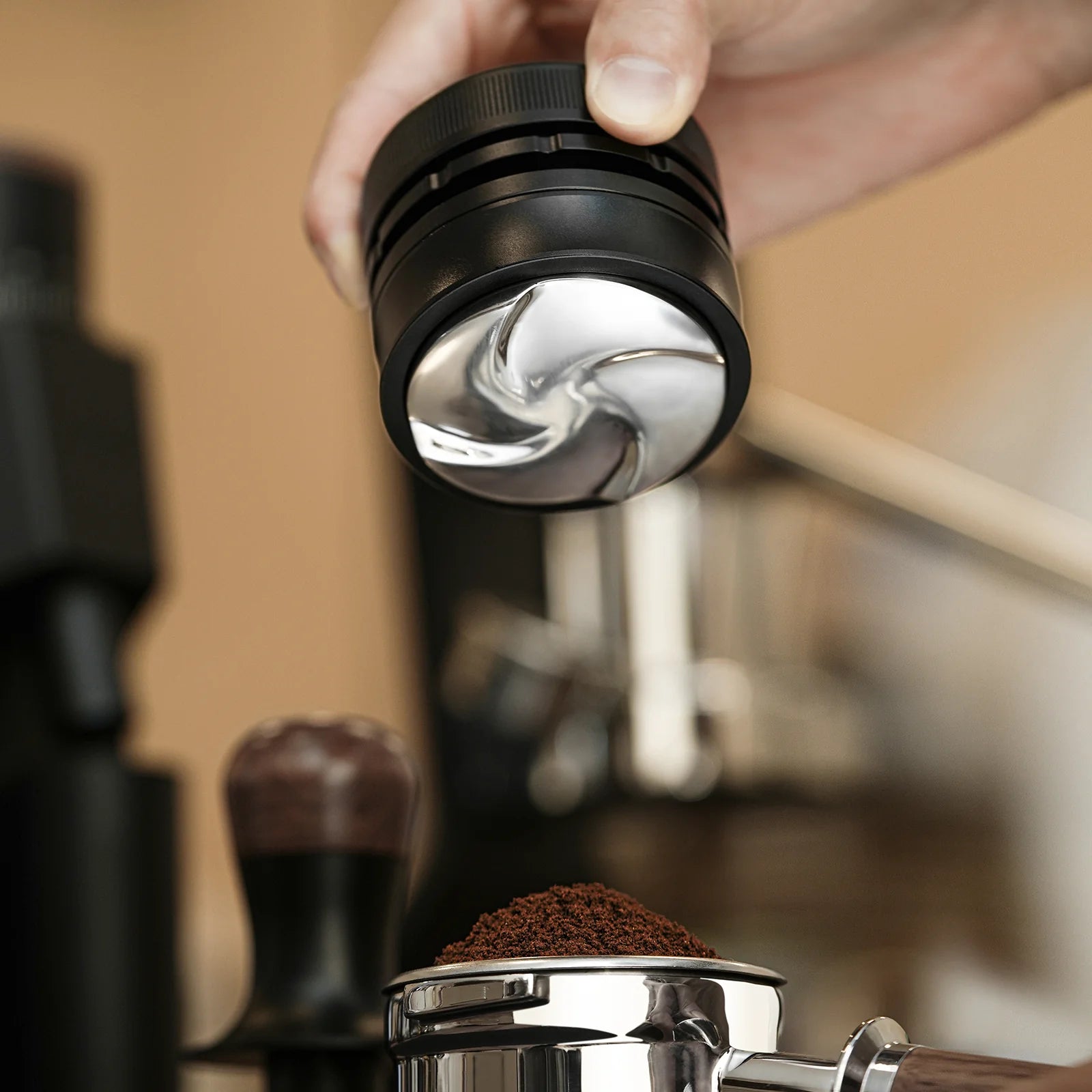 MHW-3BOMBER Cyclone Gravity Coffee Distributor 58.35mm