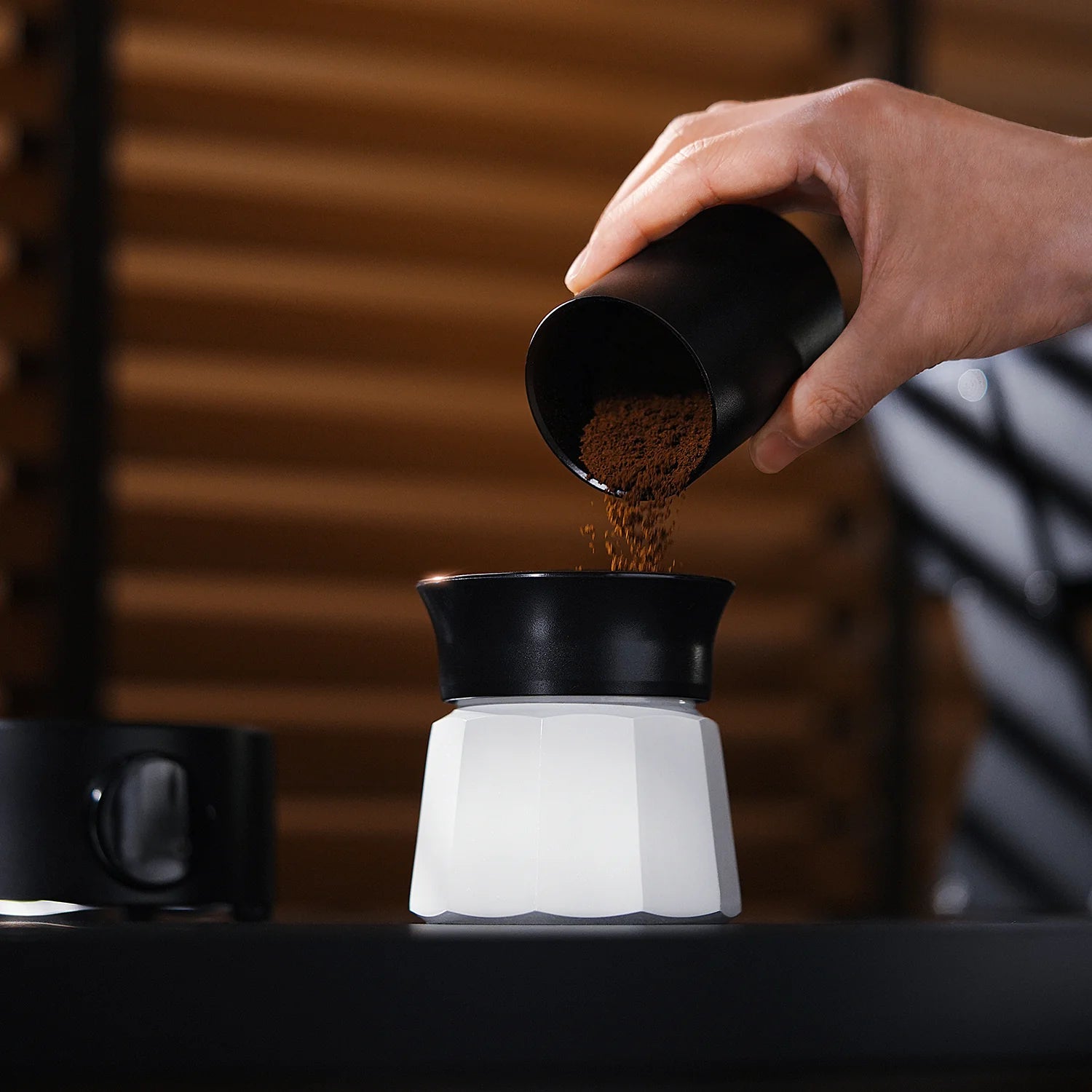 MHW-3BOMBER Moka Pot Coffee Distributor